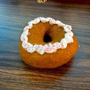 Pin cushion doughnut